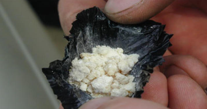 Əl yükündə heroin, üzərində isə metamfetamin aşkar edildi