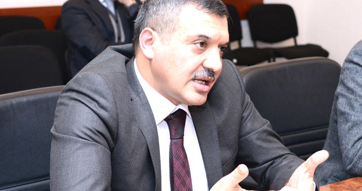 Leyla Yunusun tərcümə şousu