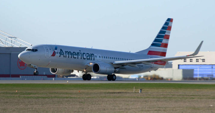 "American Airlines"ın təyyarəsi fövqəladə eniş edib