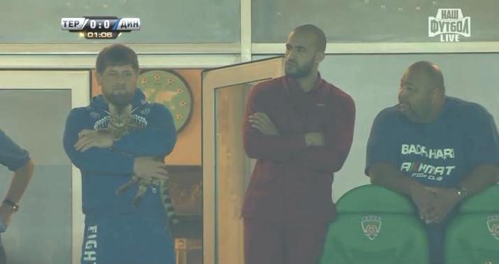 Ramzan Kadırov futbolu stadiondan pişiyi ilə izlədi - FOTO