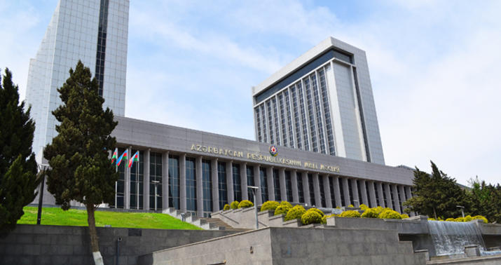 Milli Məclisin növbədənkənar iclası başlayıb